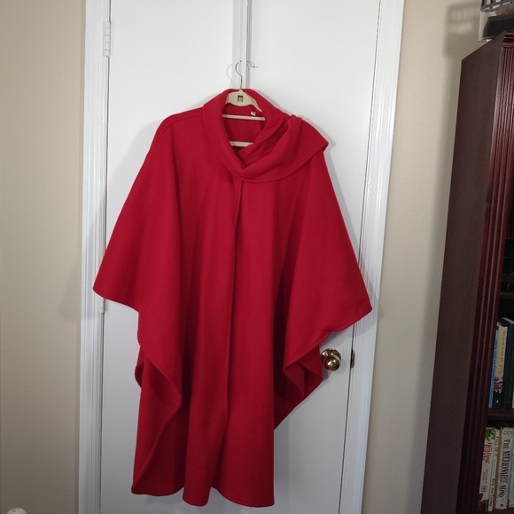 Red cape, one size - Picture 2 of 8